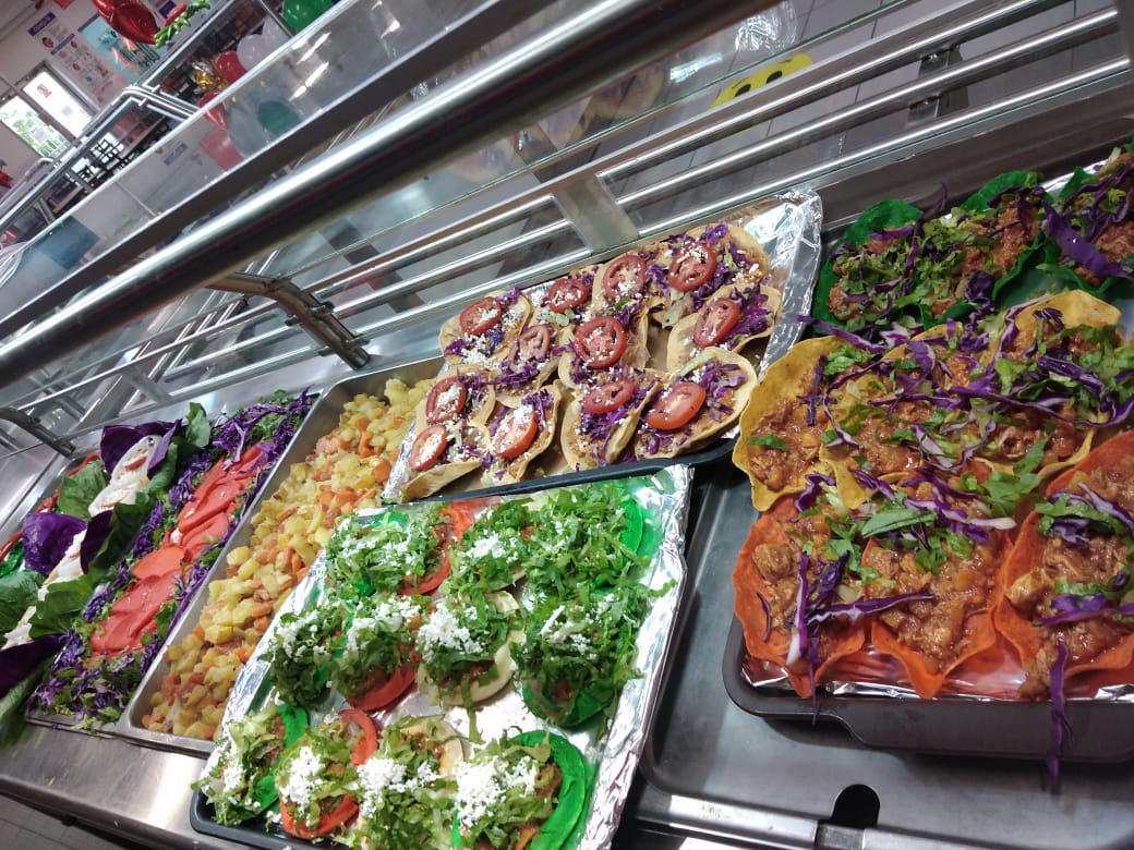 Variedad de platillos comedor industrial