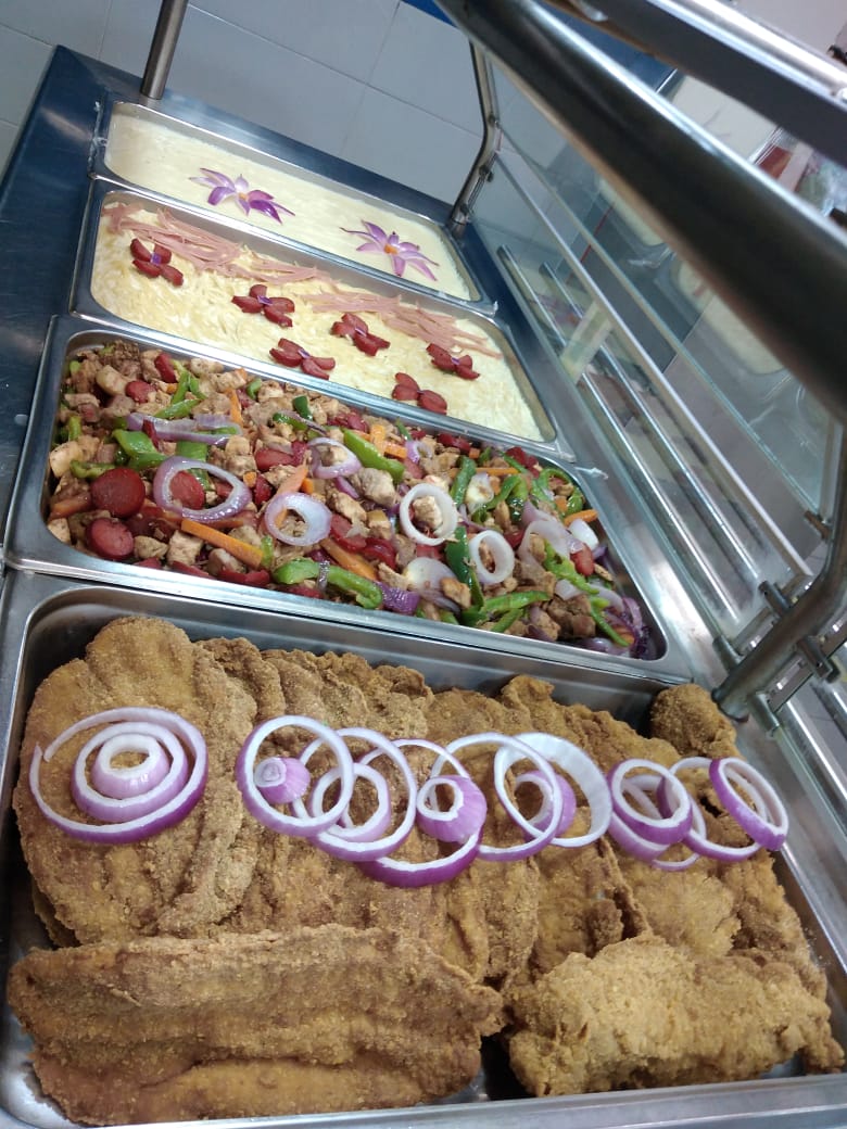 Milanesas y pollo comedor industrial